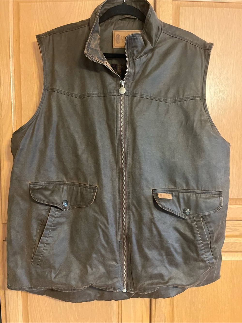 Outback Trading Co men’s oil skin Vest large